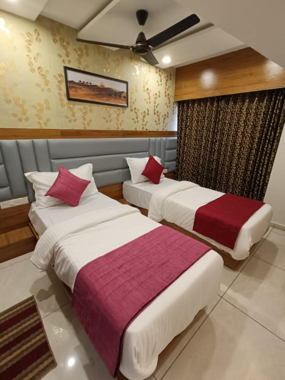 Hotel Rk Icon Ahmedabad Exterior photo